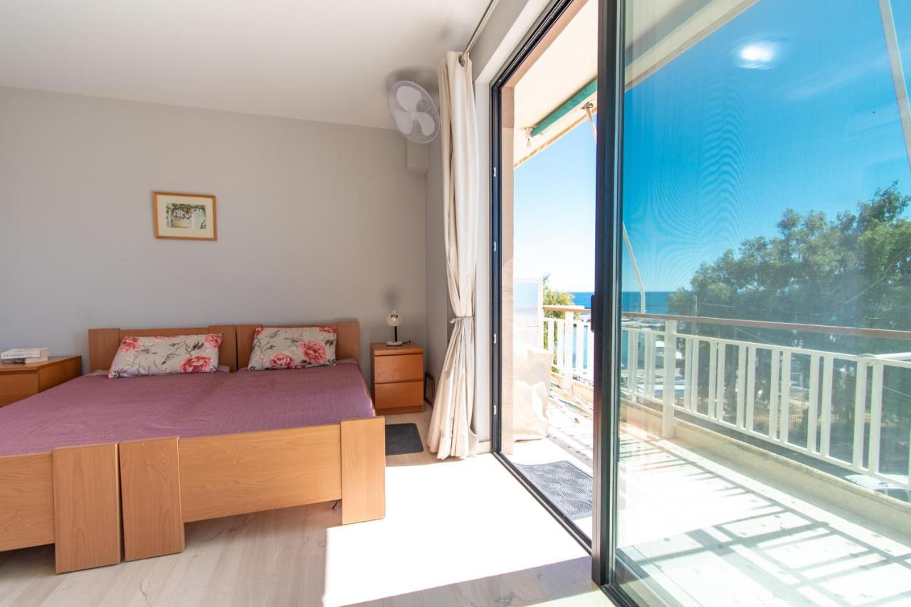 Lavish & Spacious Apt With Stunning Seaview, 10 Min Ath Airport Loútsa Exterior foto