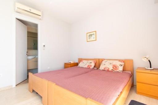 Lavish & Spacious Apt With Stunning Seaview, 10 Min Ath Airport Loútsa Exterior foto