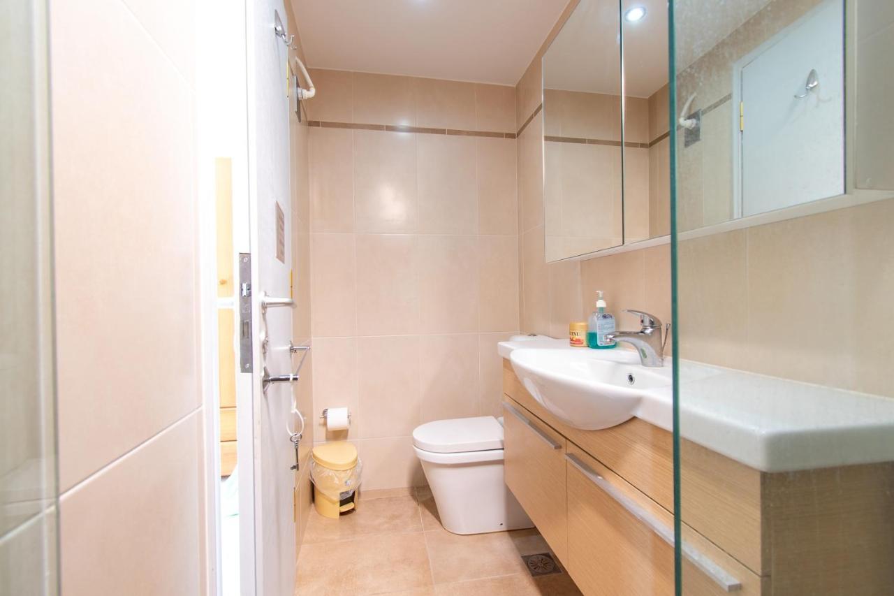 Lavish & Spacious Apt With Stunning Seaview, 10 Min Ath Airport Loútsa Exterior foto
