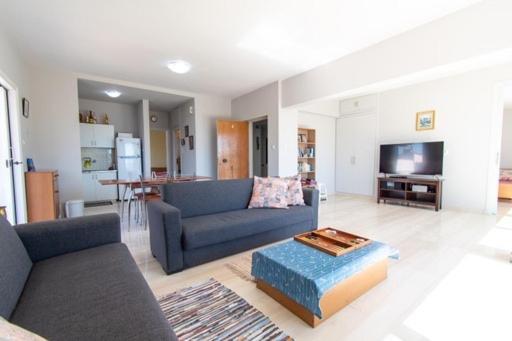Lavish & Spacious Apt With Stunning Seaview, 10 Min Ath Airport Loútsa Exterior foto