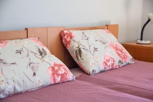 Lavish & Spacious Apt With Stunning Seaview, 10 Min Ath Airport Loútsa Exterior foto